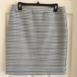 Halogen mint green/Navy textured skirt. SZ 10